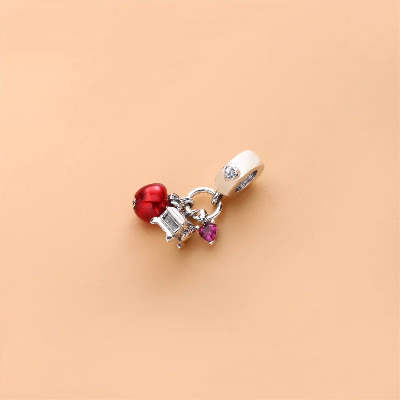 (image pour) Disney, Pomme et Cœur de Blanche-Neige, charm pendentif PANDORA France - 797486C - Afficher 2