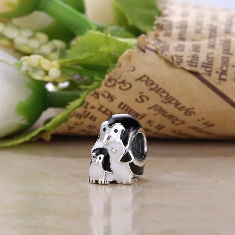 (image pour) PANDORA - Famille de pingouins, émail noir - 791404EN60 - Charms - Afficher 4