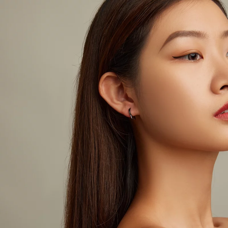 (image pour) Boucles d'oreilles à anneaux avec des oreilles de chat noires de style Pandora - - Afficher 5