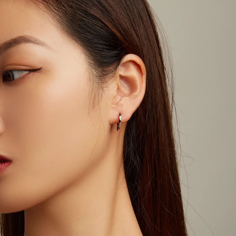 (image pour) Boucles d'oreilles à anneaux avec des oreilles de chat noires de style Pandora - - Afficher 8