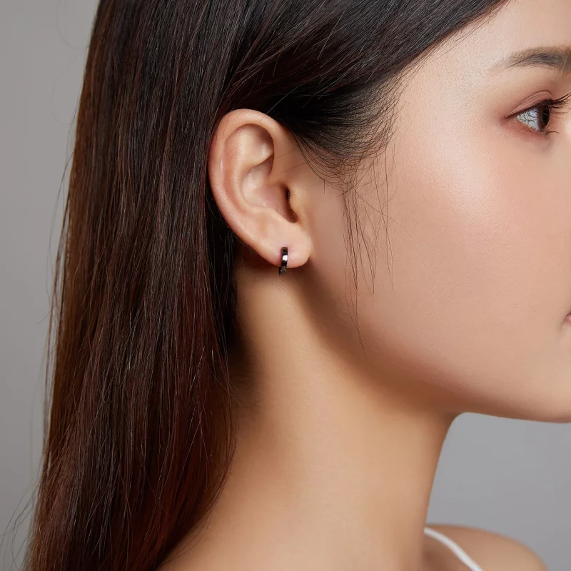 (image pour) Boucles d'oreilles à anneaux style Pandora en noir et or - SCE1230 - Afficher 5