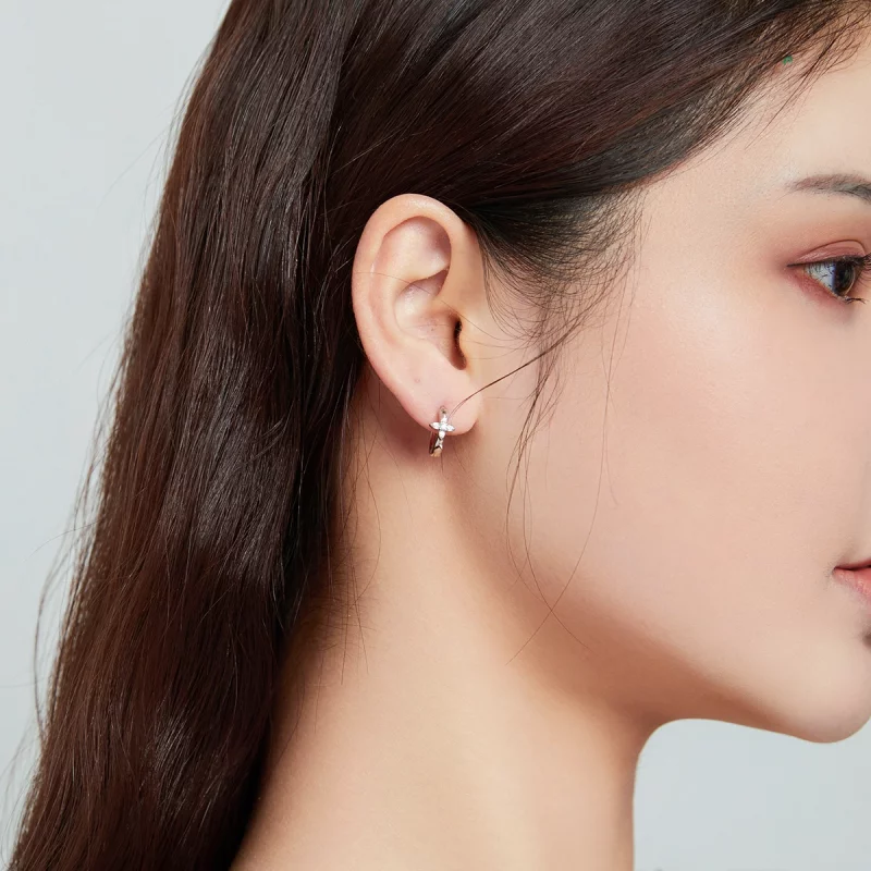 (image pour) Boucles d'oreilles à cercle avec fleur étincelante de style Pandora - SCE1043 - Afficher 7