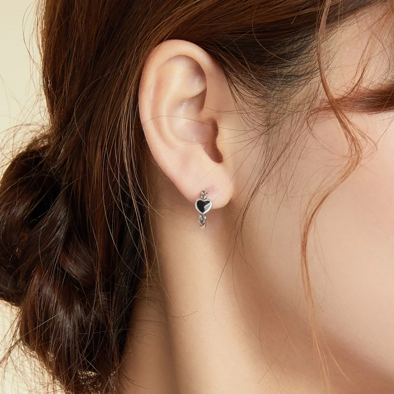 (image pour) Boucles d'oreilles à créoles en forme de cœur noir style Pandora - BSE456 - Afficher 5