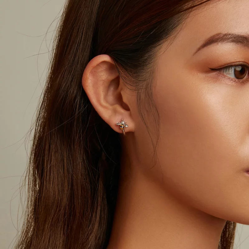 (image pour) Boucles d'oreilles à mini créoles style Pandora avec abeille - SCE1337 - Afficher 5