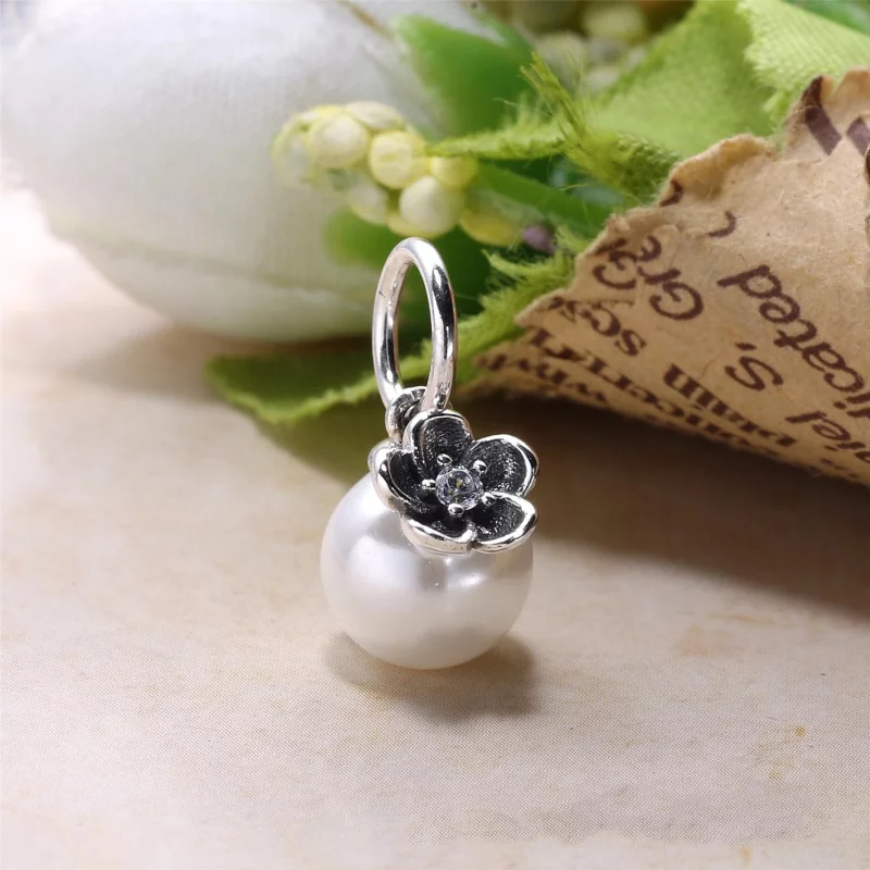 (image pour) PANDORA - Floral silver pendant with white freshwater cultured pearl, cubic zirc - Afficher 2