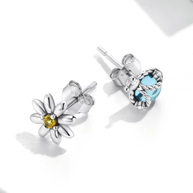 (image pour) Boucles d'oreilles asymétriques style Pandora avec marguerite et coccinelle - SC - Afficher 3