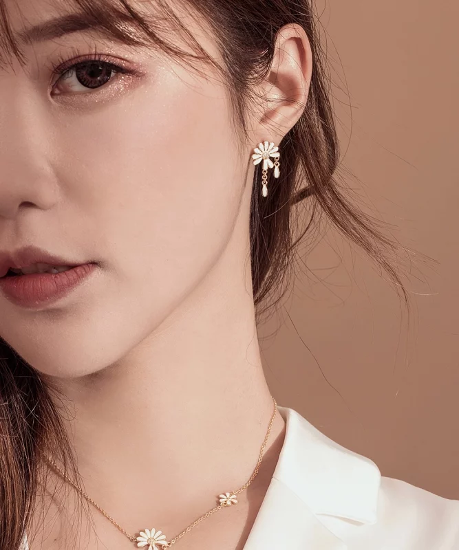 (image pour) Boucles d'oreilles à clous de style Pandora avec fleurs de marguerite - BSE159 - Afficher 5