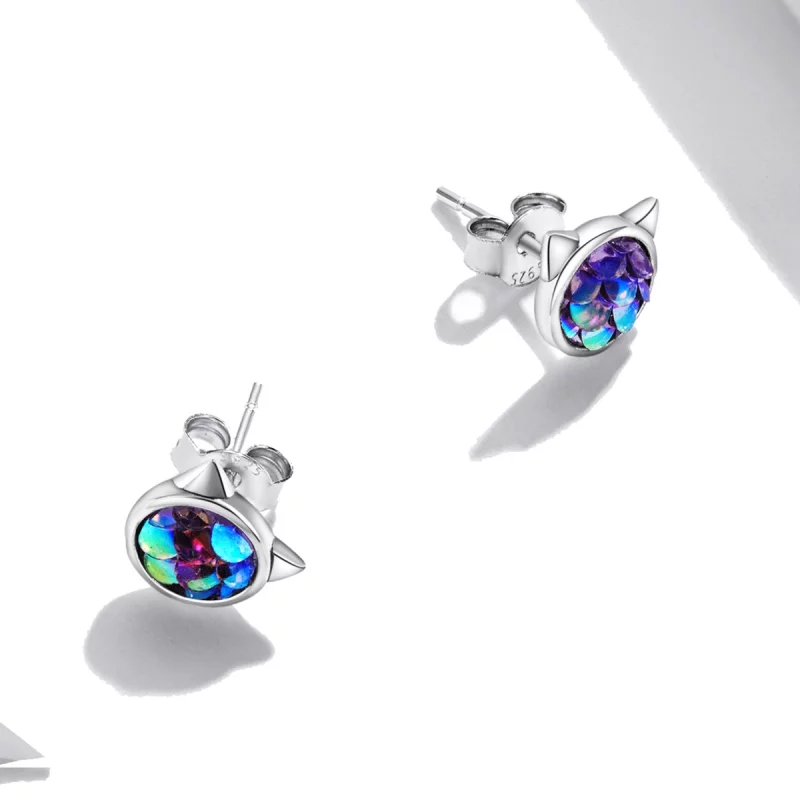(image pour) Boucles d'oreilles clous de style Pandora, tête de chat à motif écailles de pois - Afficher 2