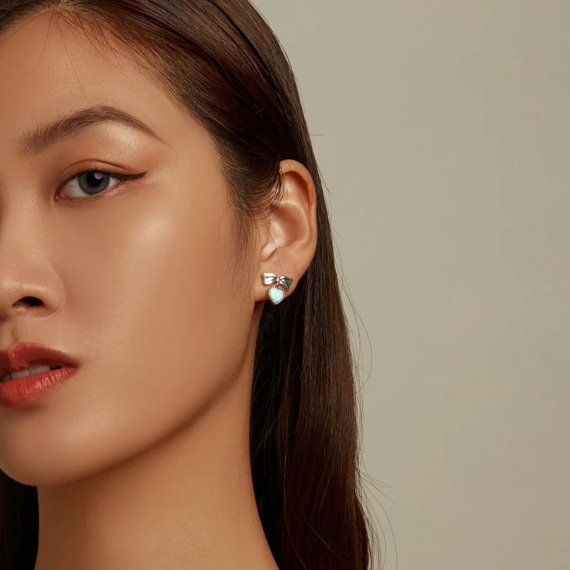 (image pour) Boucles d'oreilles clous en forme de cœur et nœud en opale de style Pandora - SC - Afficher 6