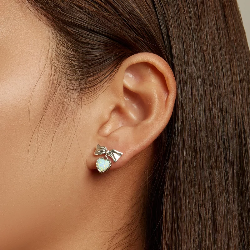 (image pour) Boucles d'oreilles clous en forme de cœur et nœud en opale de style Pandora - SC - Afficher 7