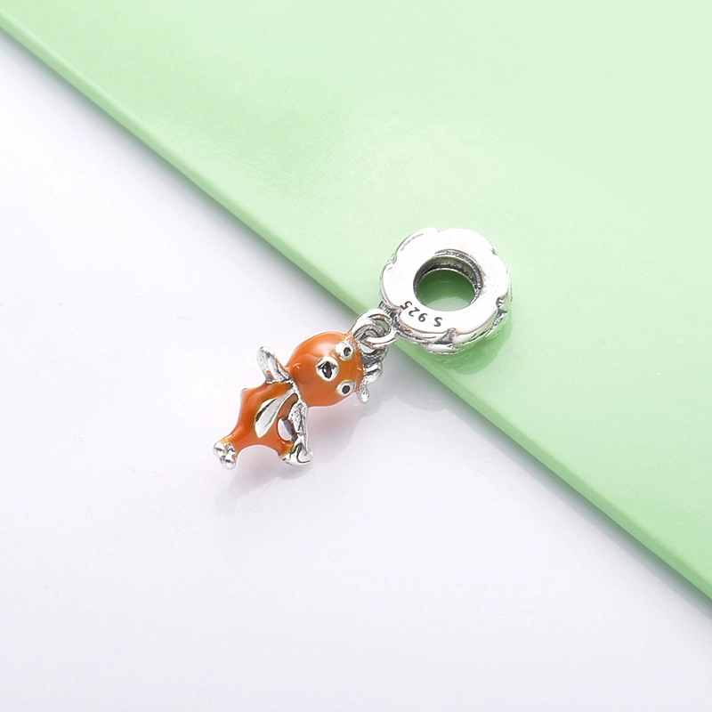 (image pour) Charm pendentif PANDORA Disney, oiseau orange - 798877C01 - Afficher 5